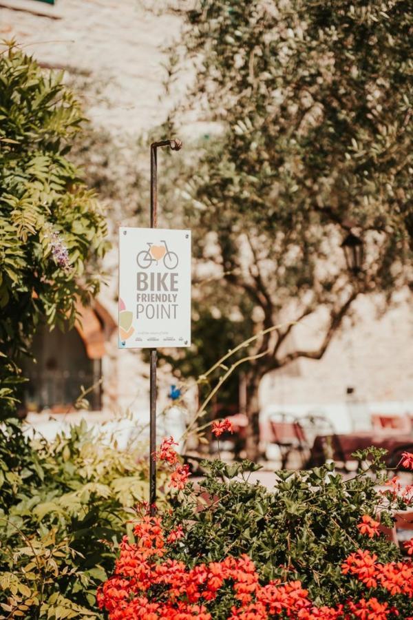Casa Romantica La Parenzana Bed & Breakfast 3*