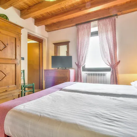 Casa Romantica La Parenzana Buje Esterno foto